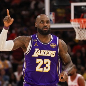 詹姆斯最难以打破的十项纪录：连续上双仅排第二 第一项无人能破